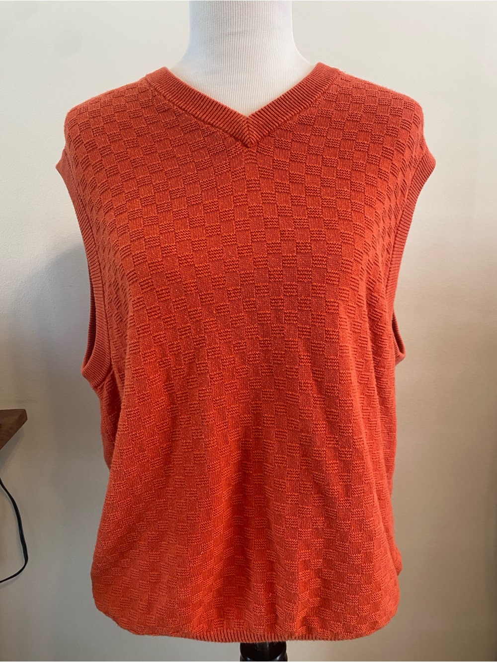 Greg Norman Collection Coral-Orange V-Neck Knit Sleeveless Sweater Vest